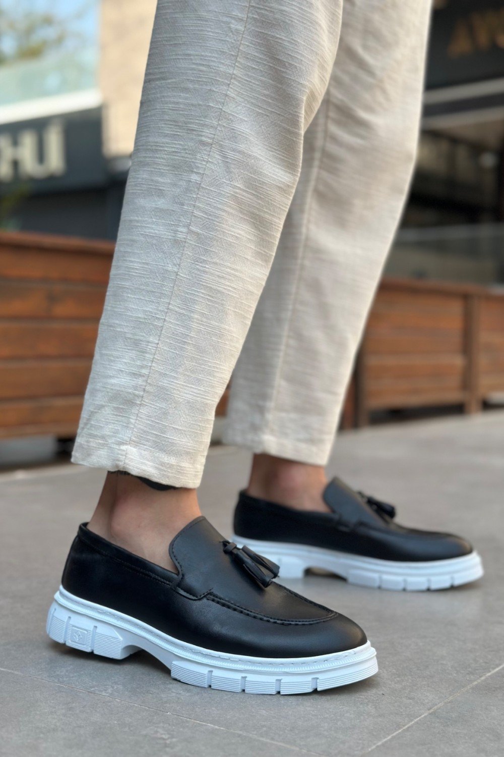 BA0240 Yüksek Taban Klasik Parlak Püsküllü Cilt Siyah Erkek Ayakkabı BA0240 Yüksek Taban Klasik Parlak Püsküllü Cilt Siyah Erkek Ayakkabı