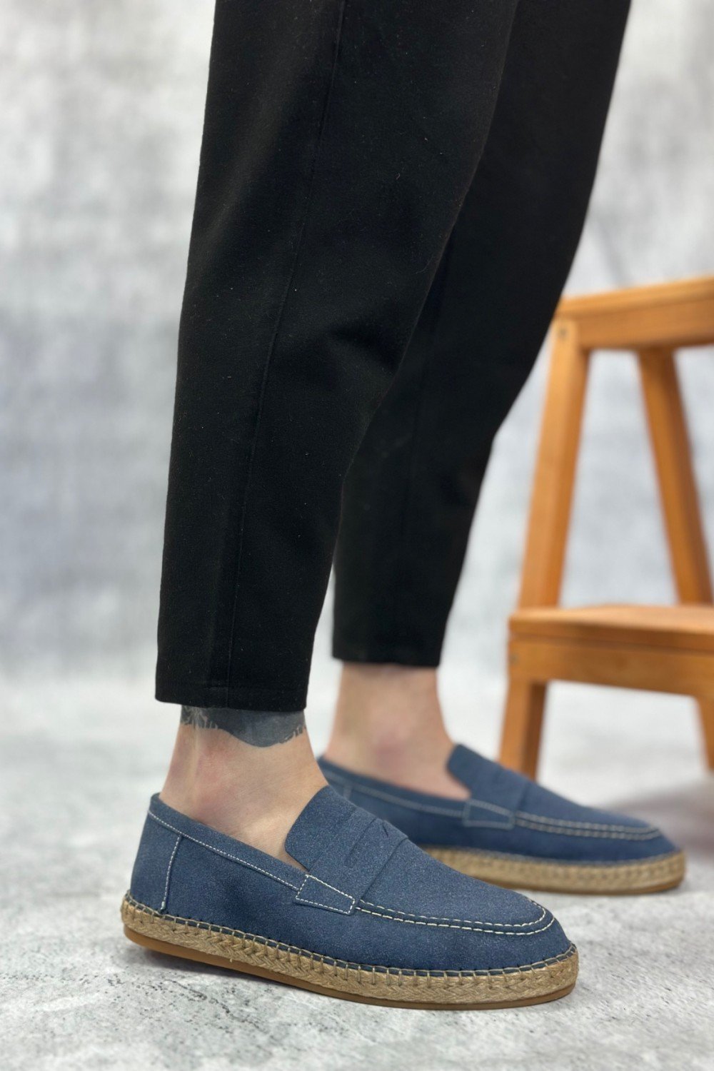 BA0359 BOA Doğal Deri Tozu Bağcıksız Kauçuk El Yapımı Espadril Taban Mavi Renk Erkek Ayakkabı BA0359 BOA Doğal Deri Tozu Bağcıksız Kauçuk El Yapımı Espadril Taban Mavi Renk Erkek Ayakkabı