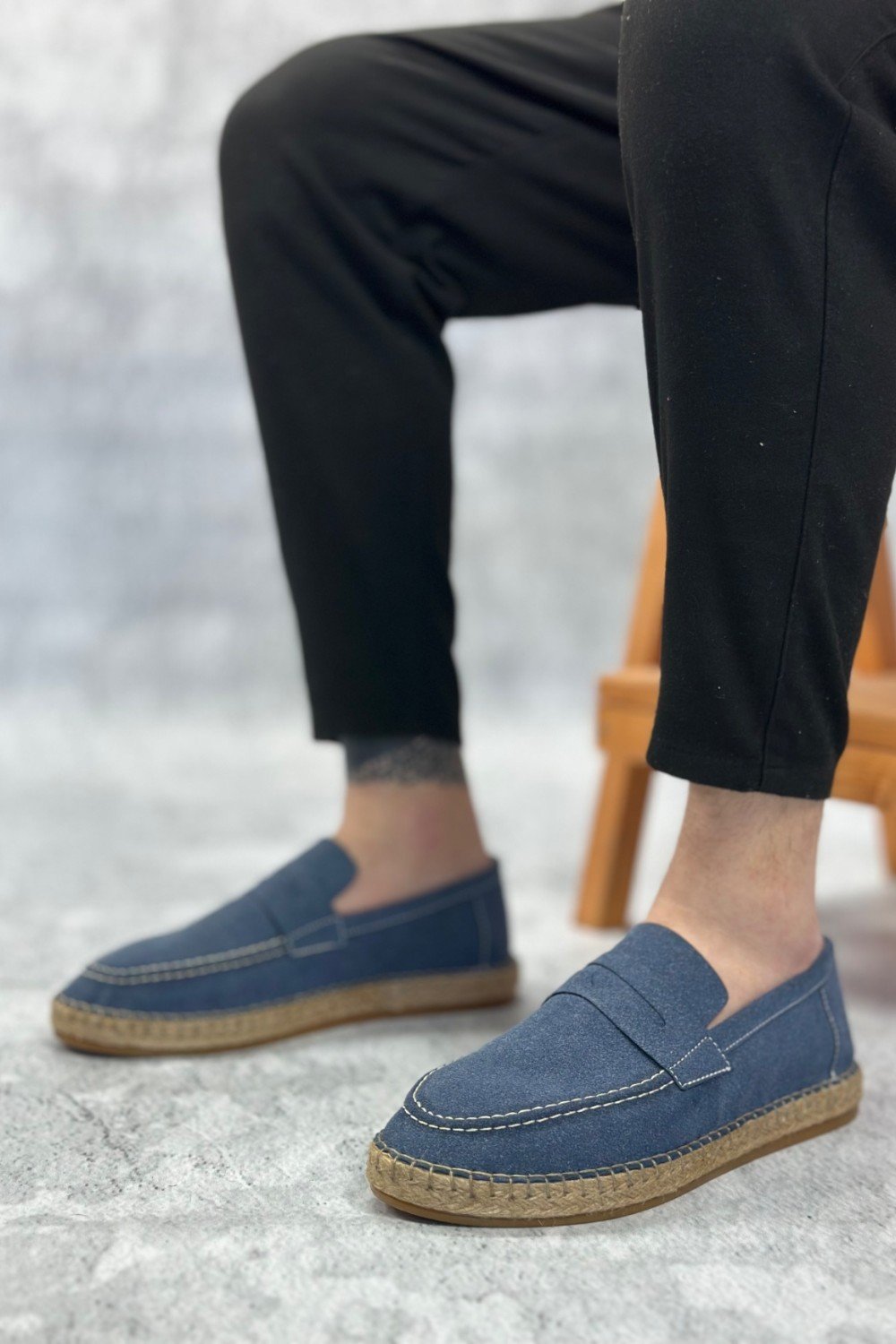 BA0359 BOA Doğal Deri Tozu Bağcıksız Kauçuk El Yapımı Espadril Taban Mavi Renk Erkek Ayakkabı BA0359 BOA Doğal Deri Tozu Bağcıksız Kauçuk El Yapımı Espadril Taban Mavi Renk Erkek Ayakkabı