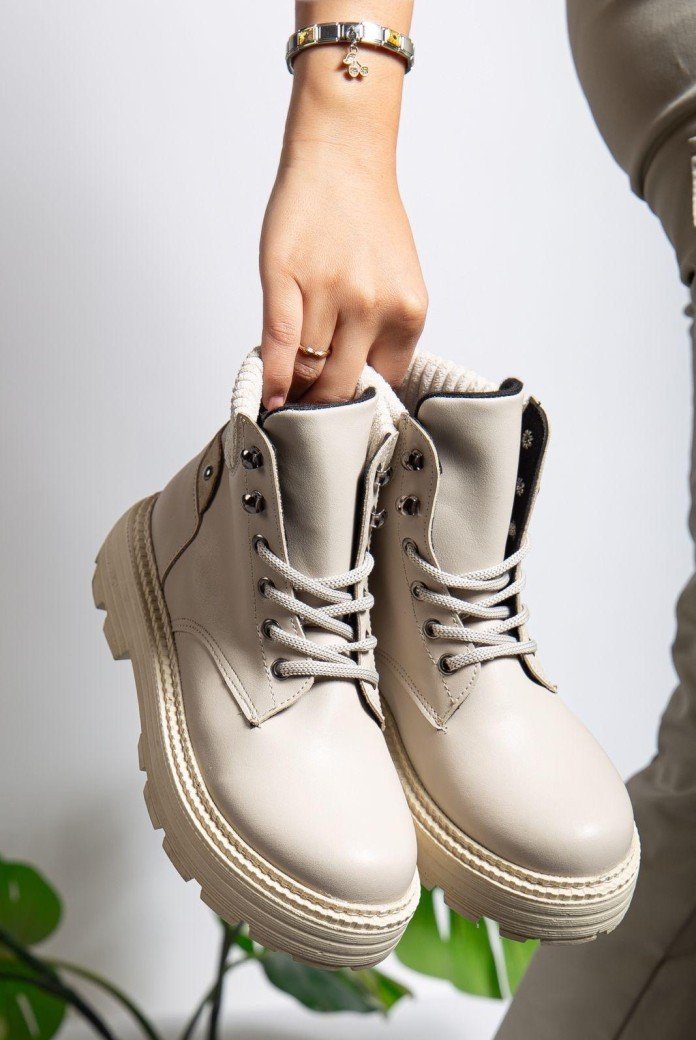 Krem Cilt Bağcıklı Yüksek Taban Kadın Bot