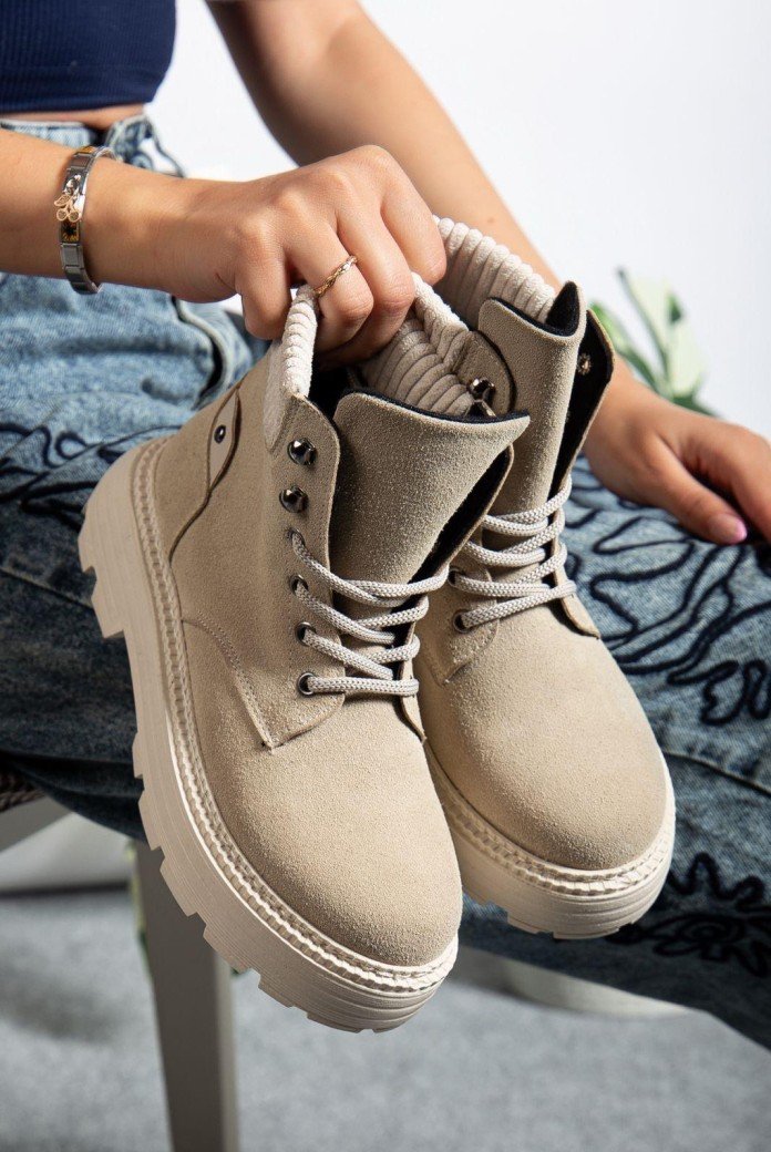 Krem Süet Bağcıklı Yüksek Taban Kadın Bot