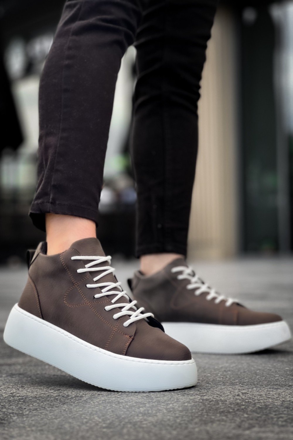 LE10 Bağcıklı Erkek Yüksek Beyaz Taban Kahverengi Spor Bot LE10 Bağcıklı Erkek Yüksek Beyaz Taban Kahverengi Spor Bot