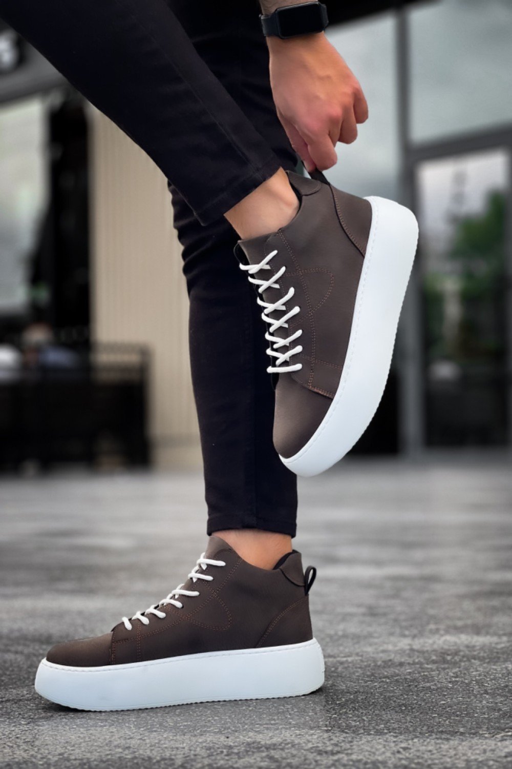 LE10 Bağcıklı Erkek Yüksek Beyaz Taban Kahverengi Spor Bot LE10 Bağcıklı Erkek Yüksek Beyaz Taban Kahverengi Spor Bot