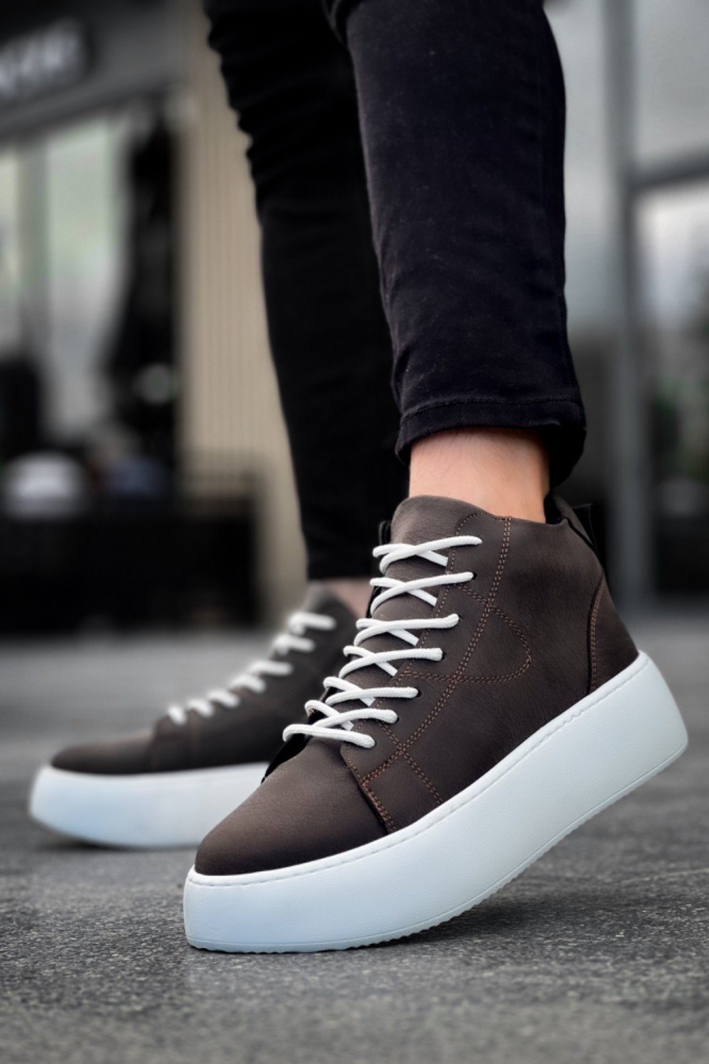 LE10 Bağcıklı Erkek Yüksek Beyaz Taban Kahverengi Spor Bot LE10 Bağcıklı Erkek Yüksek Beyaz Taban Kahverengi Spor Bot