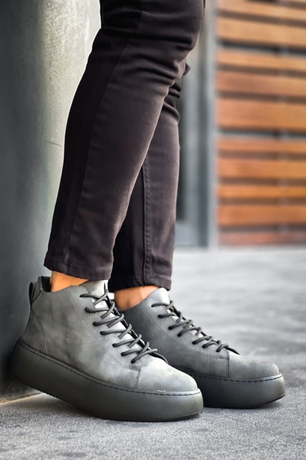 LE10 Bağcıklı Erkek Yüksek Siyah Taban Antrasit Spor Bot LE10 Bağcıklı Erkek Yüksek Siyah Taban Antrasit Spor Bot