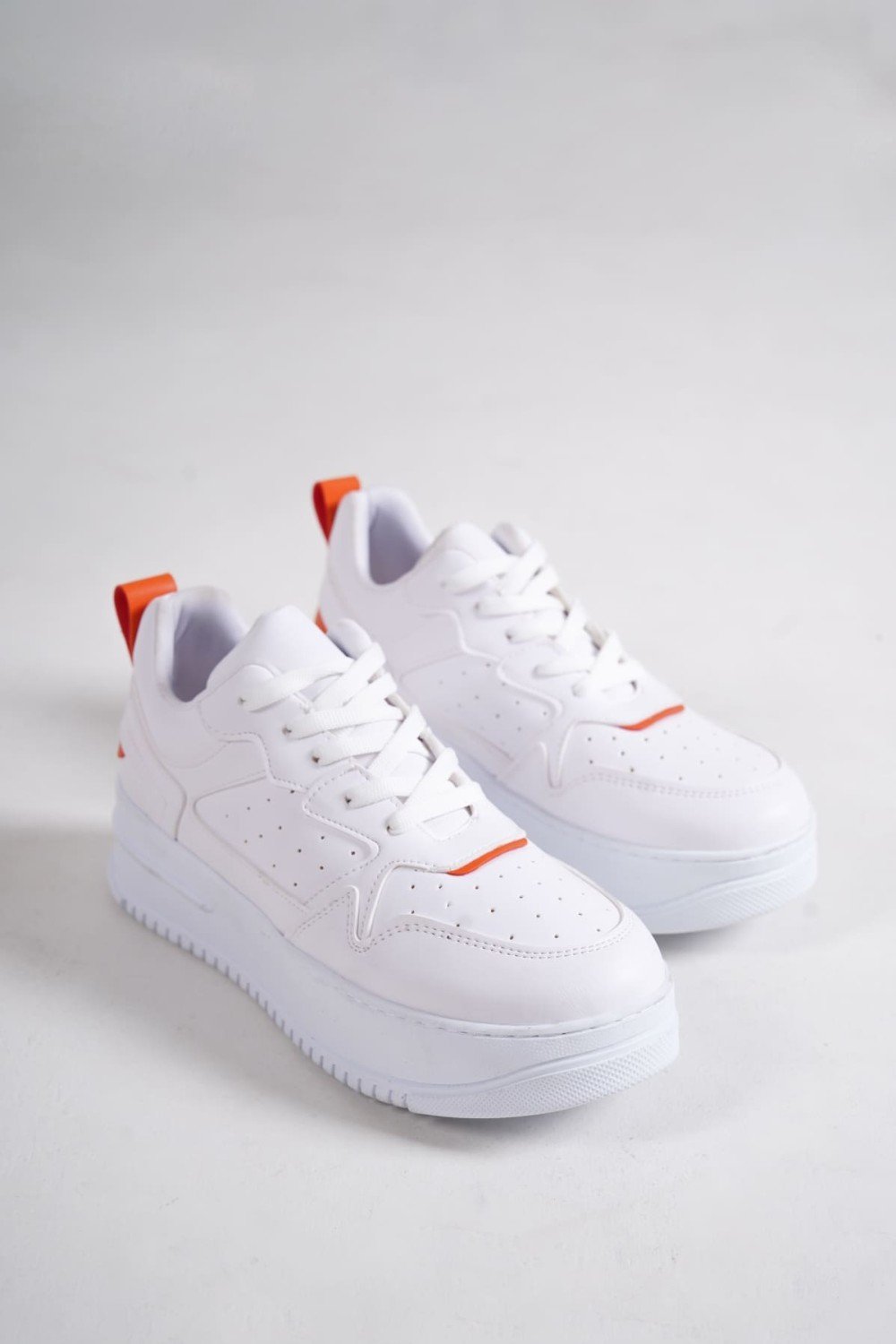 ALESSI Bağcıklı Ortopedik Taban Kadın Sneaker Spor Ayakkabı CBT - Beyaz/Turuncu ALESSI Bağcıklı Ortopedik Taban Kadın Sneaker Spor Ayakkabı CBT - Beyaz/Turuncu