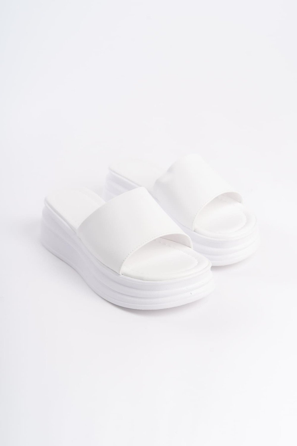 ALICE Düz Topuklu Kalın ve Ortopedik Taban Kadın Terlik CBT - Beyaz