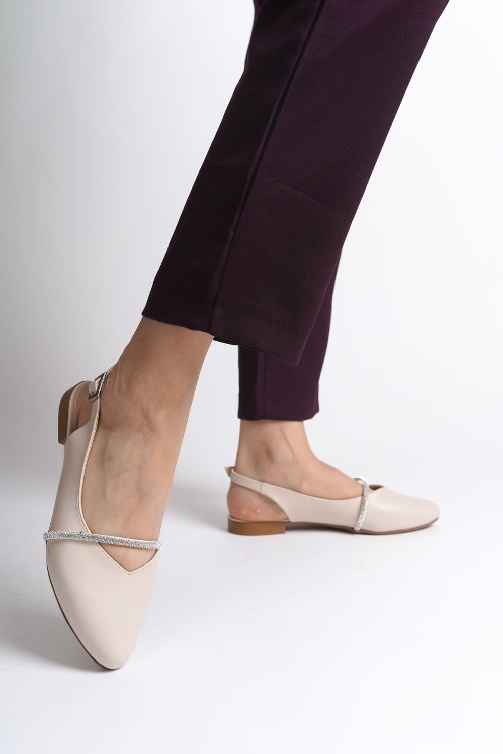 ALLISON Tokalı Ortopedik Rahat Taban Taş Detaylı Kadın Babet Ayakkabı CKT - Krem ALLISON Tokalı Ortopedik Rahat Taban Taş Detaylı Kadın Babet Ayakkabı CKT - Krem