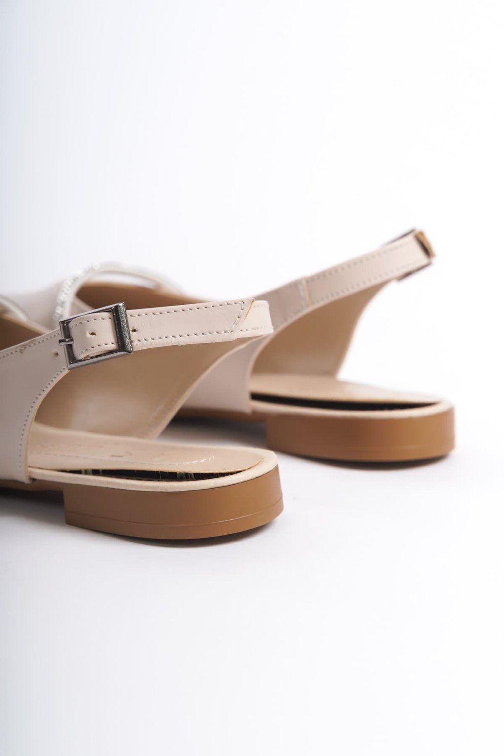 ALLISON Tokalı Ortopedik Rahat Taban Taş Detaylı Kadın Babet Ayakkabı CKT - Krem ALLISON Tokalı Ortopedik Rahat Taban Taş Detaylı Kadın Babet Ayakkabı CKT - Krem