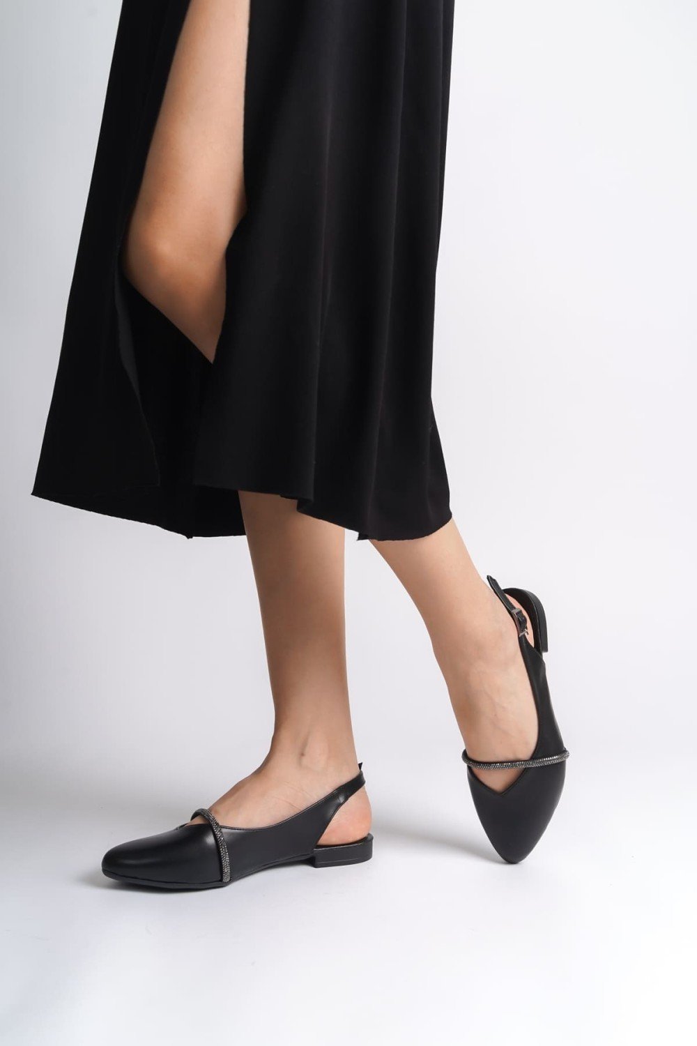 ALLISON Tokalı Ortopedik Rahat Taban Taş Detaylı Kadın Babet Ayakkabı CST - Siyah ALLISON Tokalı Ortopedik Rahat Taban Taş Detaylı Kadın Babet Ayakkabı CST - Siyah