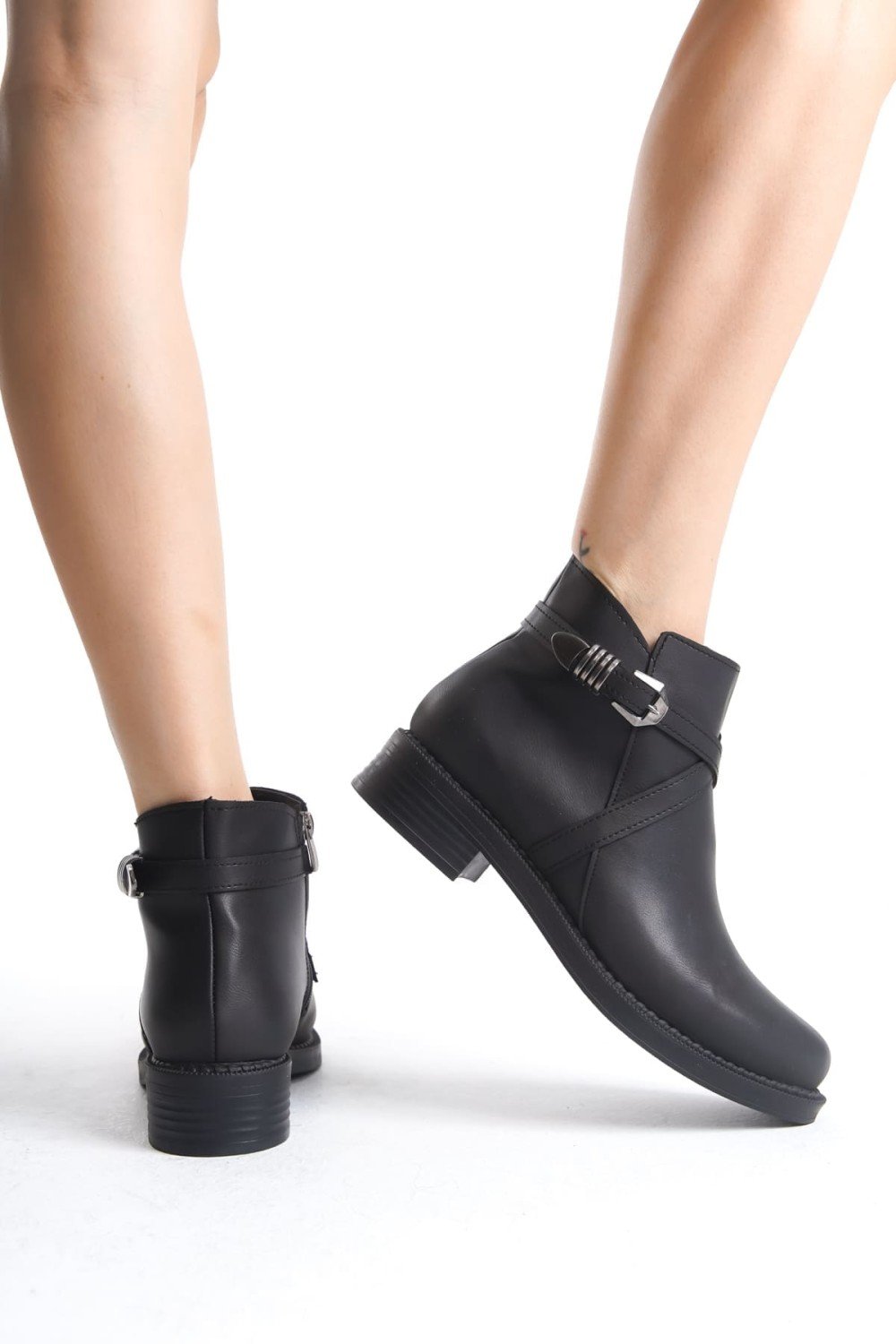 ALMILA Fermuarlı Lastikli Ortopedik Taban Topuklu Kadın Bot CST - Siyah ALMILA Fermuarlı Lastikli Ortopedik Taban Topuklu Kadın Bot CST - Siyah