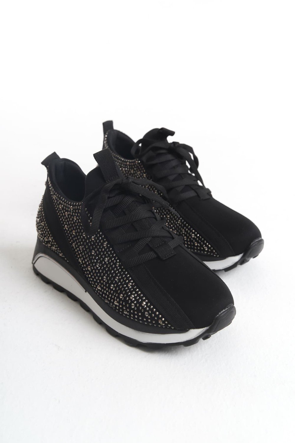 ALYA Bağcıklı Ortopedik Taban Taşlı Kadın Sneaker Spor Ayakkabı CBT - Siyah ALYA Bağcıklı Ortopedik Taban Taşlı Kadın Sneaker Spor Ayakkabı CBT - Siyah