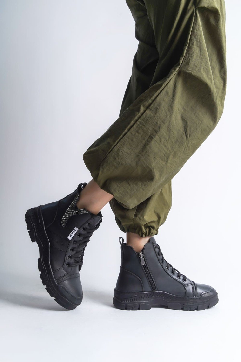 AMBER Bağcıklı Fermuarlı Ortopedik Taban Kadın Bot CST - Siyah AMBER Bağcıklı Fermuarlı Ortopedik Taban Kadın Bot CST - Siyah