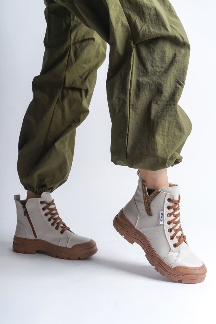 AMBER Bağcıklı Fermuarlı Ortopedik Taban Kadın Bot  CTT - Krem