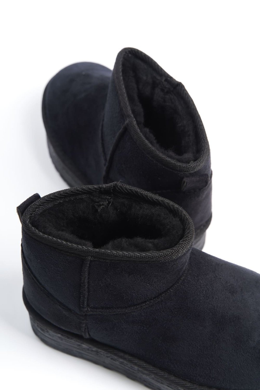 AMELIA Bağcıksız Düz ve Kalın Taban İçi Kürklü Kısa Süet Kadın Bot  SST - Siyah