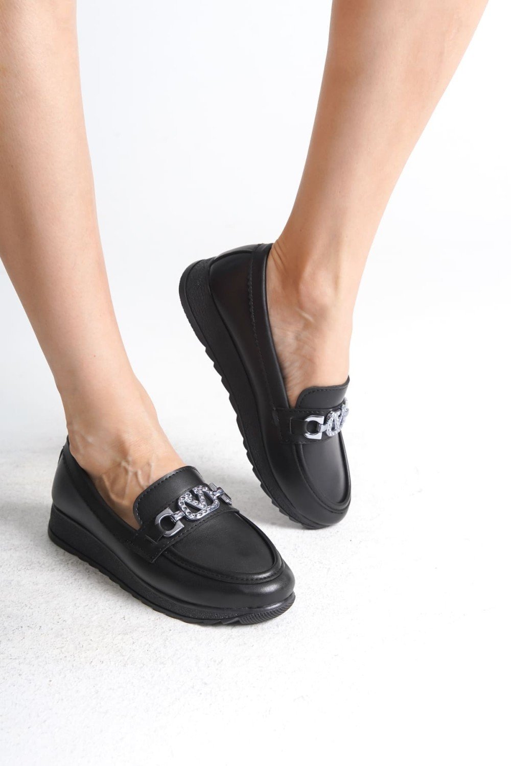 ANNA Ortopedik Rahat Taban Toka Detaylı Klasik Kadın Babet Anne Ayakkabısı CST - Siyah ANNA Ortopedik Rahat Taban Toka Detaylı Klasik Kadın Babet Anne Ayakkabısı CST - Siyah