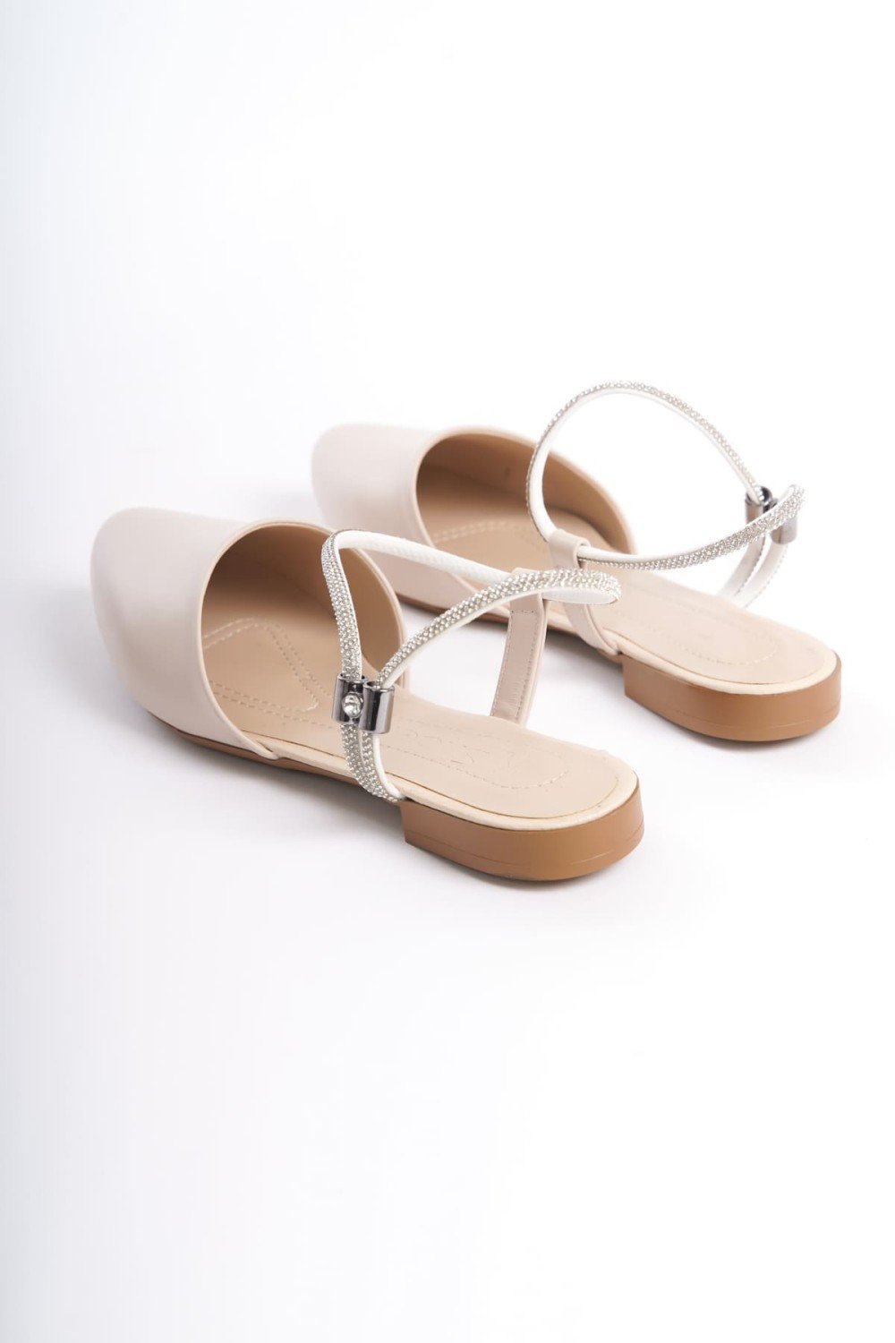 ARIANA Lastikli Ortopedik Rahat Taban Bilekten Taş Detaylı Kadın Babet Ayakkabı  CKT - Krem