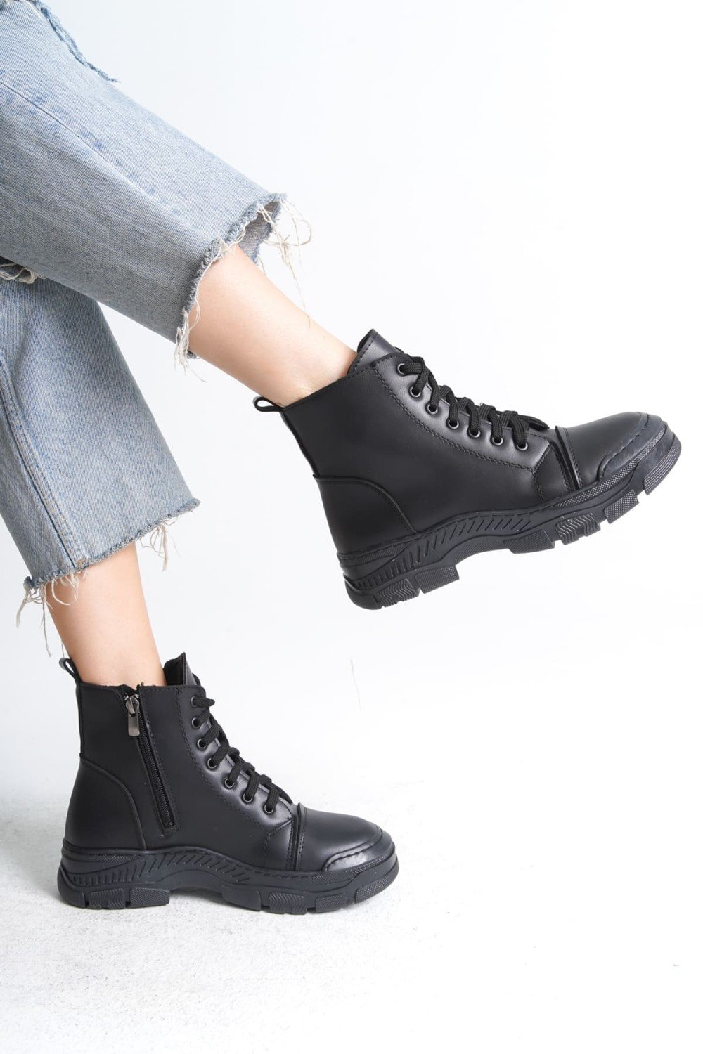 BLOOM Bağcıklı Fermuarlı Ortopedik Taban Kadın Bot CST - Siyah BLOOM Bağcıklı Fermuarlı Ortopedik Taban Kadın Bot CST - Siyah