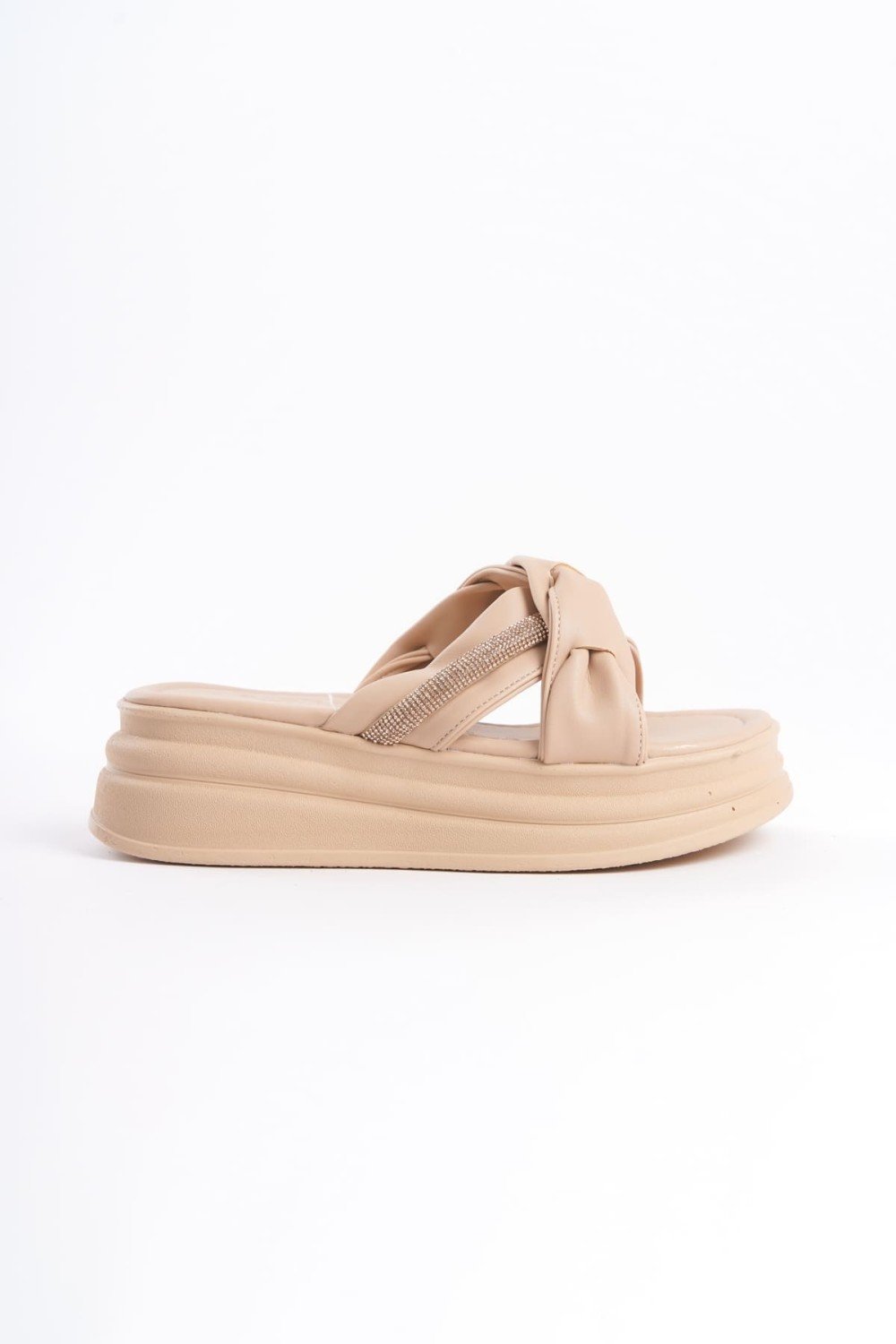 CLARA Düz Topuklu Kurdele Desenli Taşlı Kalın ve Ortopedik Taban Kadın Terlik CTT - Ten CLARA Düz Topuklu Kurdele Desenli Taşlı Kalın ve Ortopedik Taban Kadın Terlik CTT - Ten