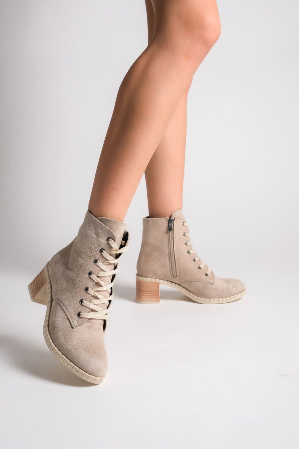 DIANA Bağcıklı Fermuarlı Ortopedik Taban Topuklu Süet Kadın Bot STT - Ten DIANA Bağcıklı Fermuarlı Ortopedik Taban Topuklu Süet Kadın Bot STT - Ten