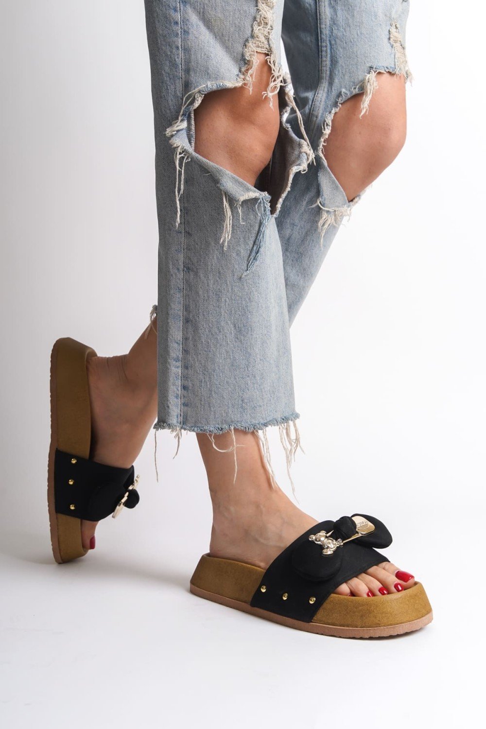 DILA Kalın ve Ortopedik Taban Ayıcıklı Saten Kadın Terlik SKT - Siyah DILA Kalın ve Ortopedik Taban Ayıcıklı Saten Kadın Terlik SKT - Siyah