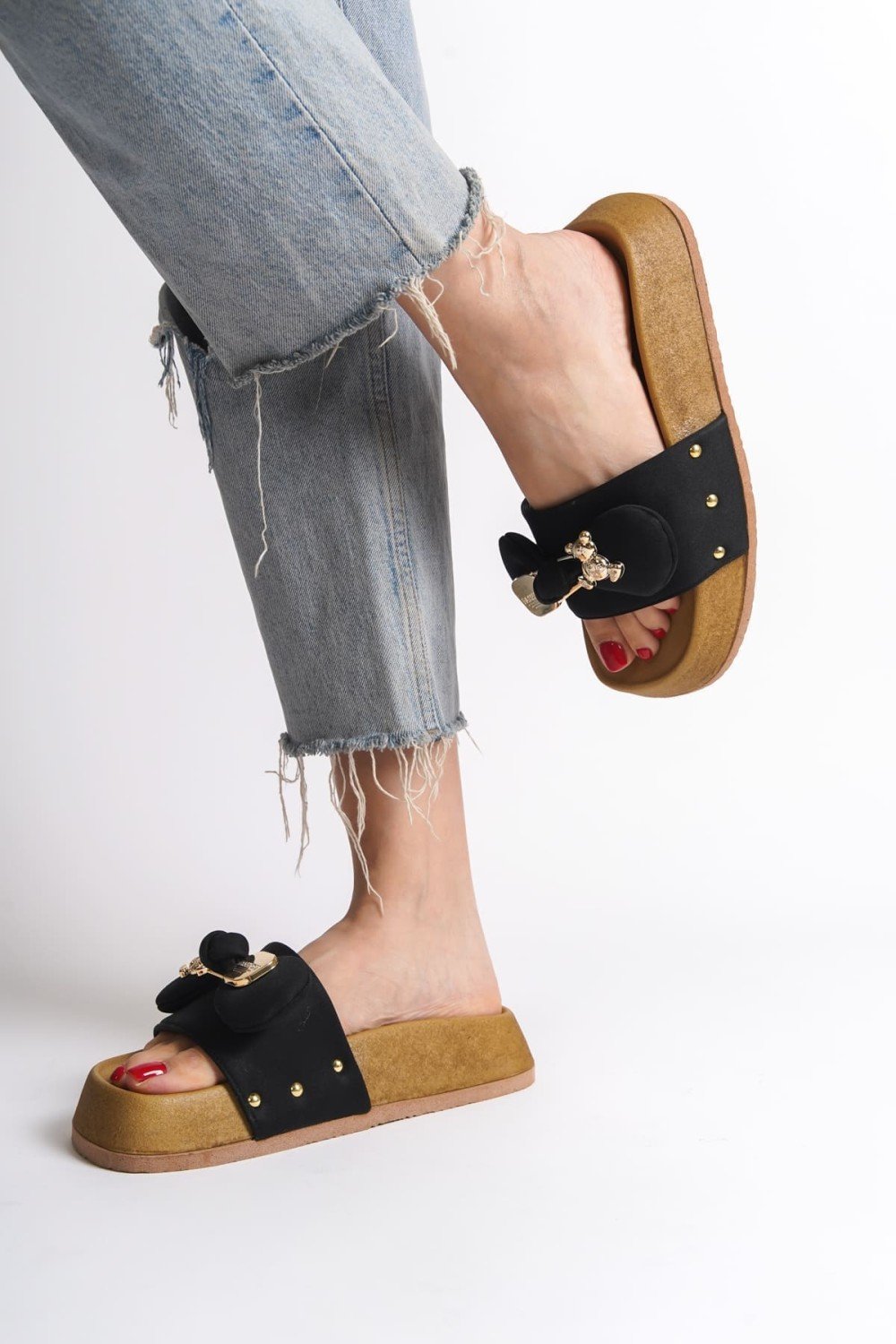 DILA Kalın ve Ortopedik Taban Ayıcıklı Saten Kadın Terlik SKT - Siyah DILA Kalın ve Ortopedik Taban Ayıcıklı Saten Kadın Terlik SKT - Siyah