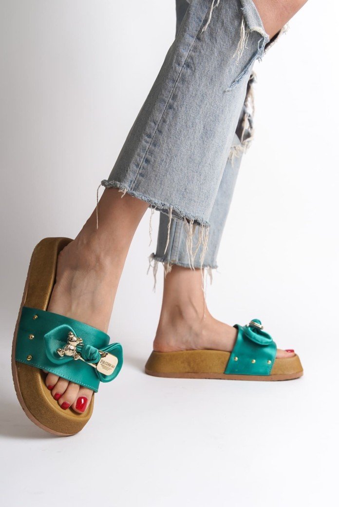 DILA Kalın ve Ortopedik Taban Ayıcıklı Saten Kadın Terlik  SKT - Yeşil