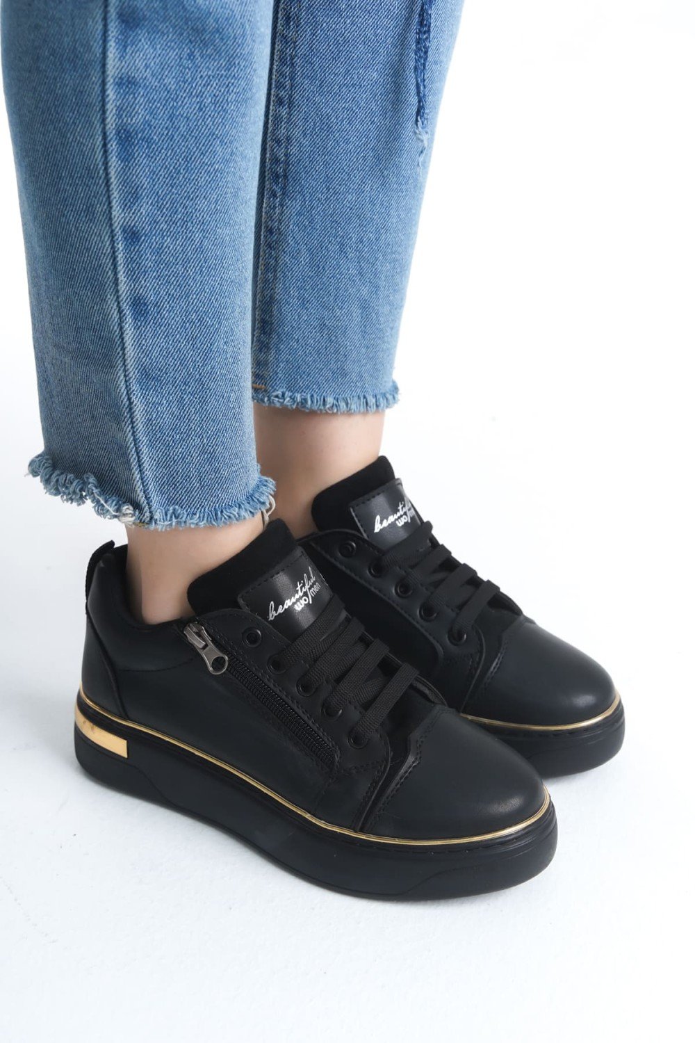 DINA Bağcıklı Fermuarlı Ortopedik Taban Kadın Sneaker Spor Ayakkabı CST - Siyah/Altın DINA Bağcıklı Fermuarlı Ortopedik Taban Kadın Sneaker Spor Ayakkabı CST - Siyah/Altın