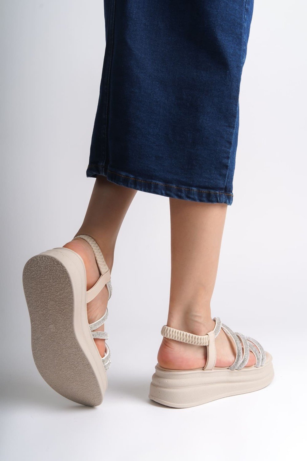 ELENA Lastikli Taşlı Şeritli Ortopedik Taban Kadın Sandalet CKT - Krem ELENA Lastikli Taşlı Şeritli Ortopedik Taban Kadın Sandalet CKT - Krem