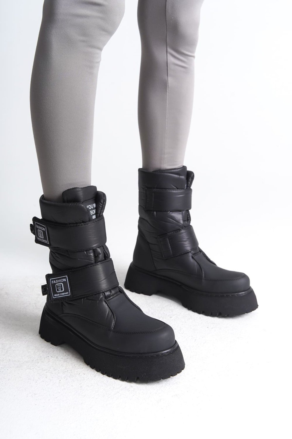 ELISA Cırt Cırtlı Paraşüt KumaşKadın Bot CST - Siyah ELISA Cırt Cırtlı Paraşüt KumaşKadın Bot CST - Siyah