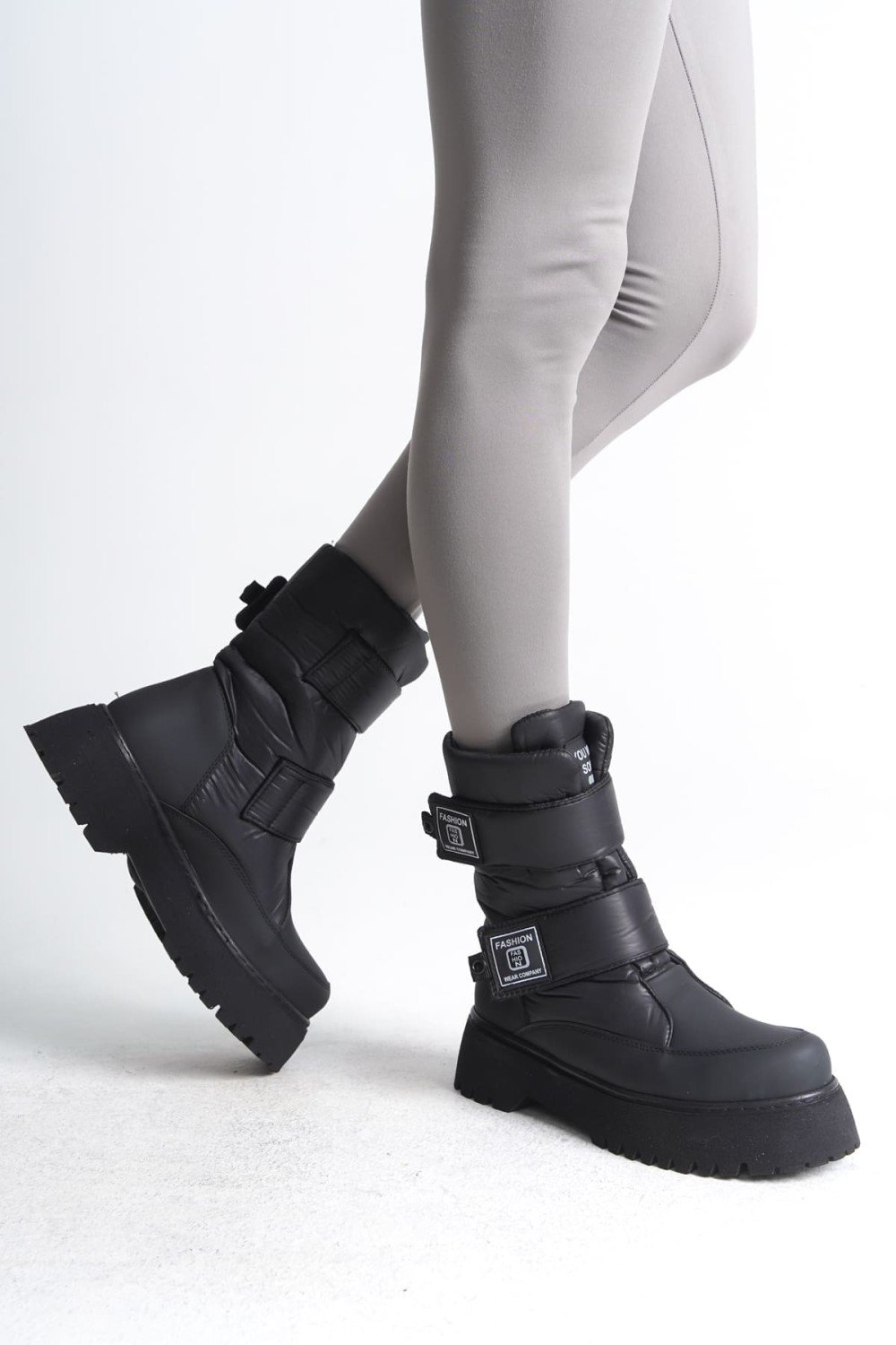 ELISA Cırt Cırtlı Paraşüt KumaşKadın Bot CST - Siyah ELISA Cırt Cırtlı Paraşüt KumaşKadın Bot CST - Siyah