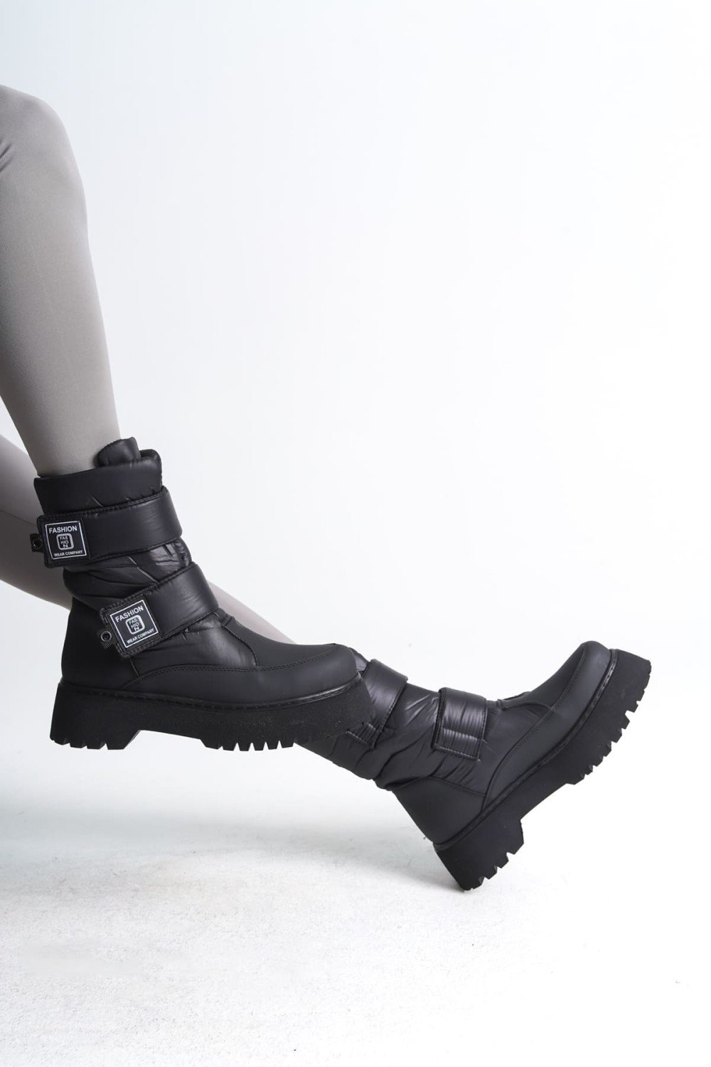 ELISA Cırt Cırtlı Paraşüt KumaşKadın Bot CST - Siyah ELISA Cırt Cırtlı Paraşüt KumaşKadın Bot CST - Siyah