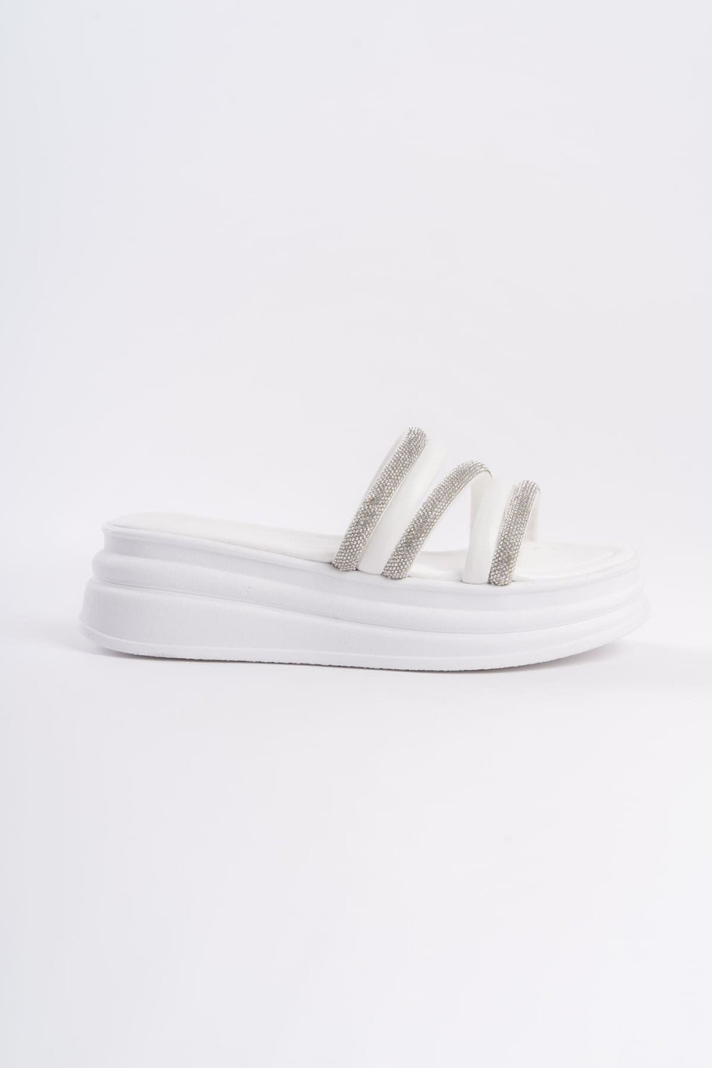 ELISE Düz Topuklu Şeritli Taşlı Kalın ve Ortopedik Taban Kadın Terlik  CBT - Beyaz