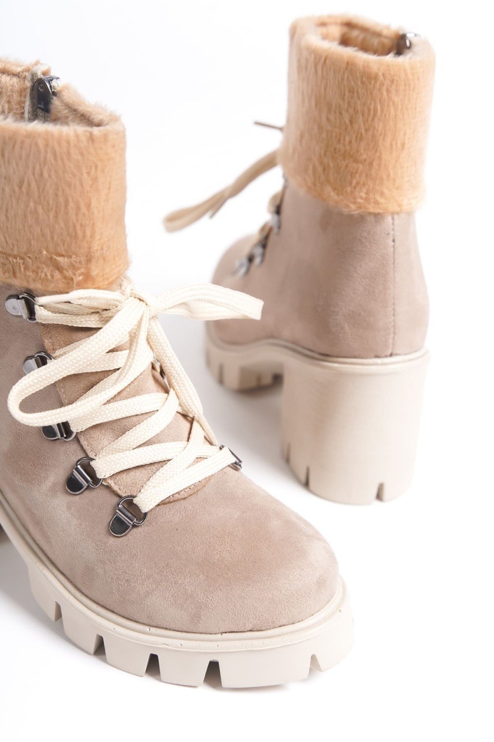 EMMA Bağcıklı Fermuarlı Ortopedik Taban Topuklu Kürk Detaylı Süet Kadın Bot STT - Ten EMMA Bağcıklı Fermuarlı Ortopedik Taban Topuklu Kürk Detaylı Süet Kadın Bot STT - Ten