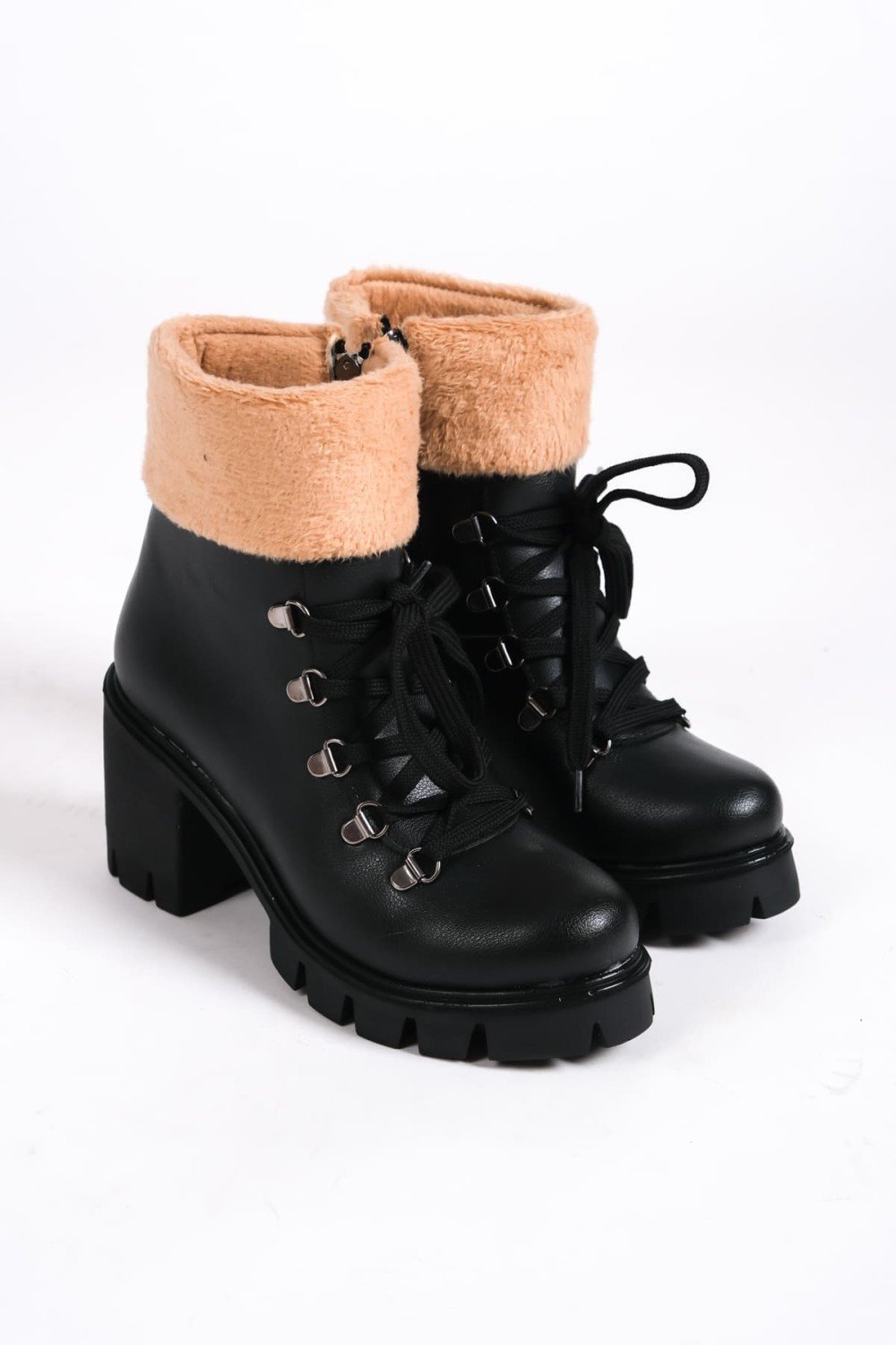 EMMA Bağcıklı Fermuarlı Ortopedik Taban Topuklu Kürk DetaylıKadın Bot CST - Siyah EMMA Bağcıklı Fermuarlı Ortopedik Taban Topuklu Kürk DetaylıKadın Bot CST - Siyah