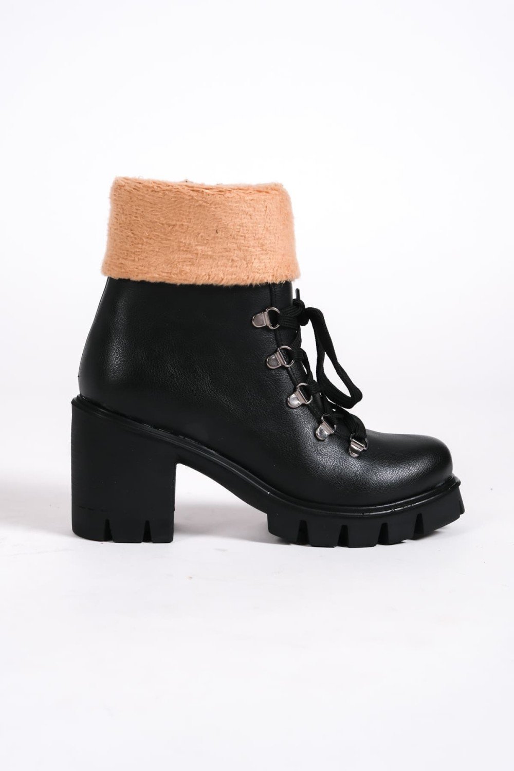 EMMA Bağcıklı Fermuarlı Ortopedik Taban Topuklu Kürk DetaylıKadın Bot CST - Siyah EMMA Bağcıklı Fermuarlı Ortopedik Taban Topuklu Kürk DetaylıKadın Bot CST - Siyah