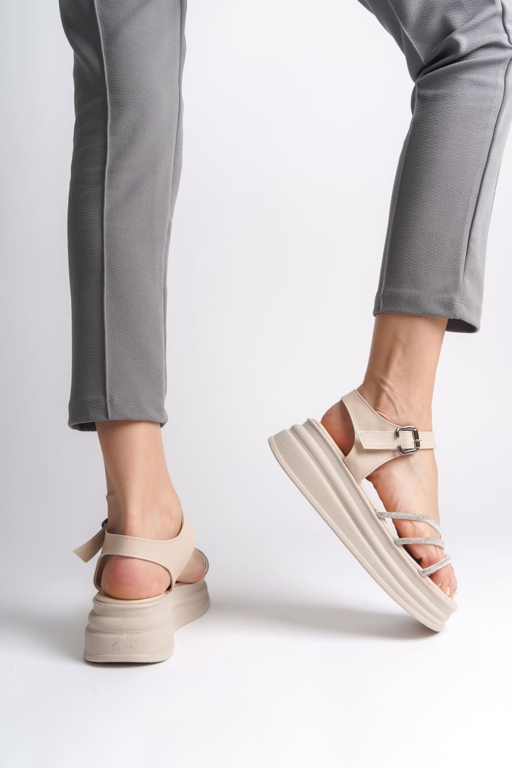 EVA Kalın Tokalı Taşlı Şeritli Ortopedik Taban Kadın Sandalet  CKT - Krem