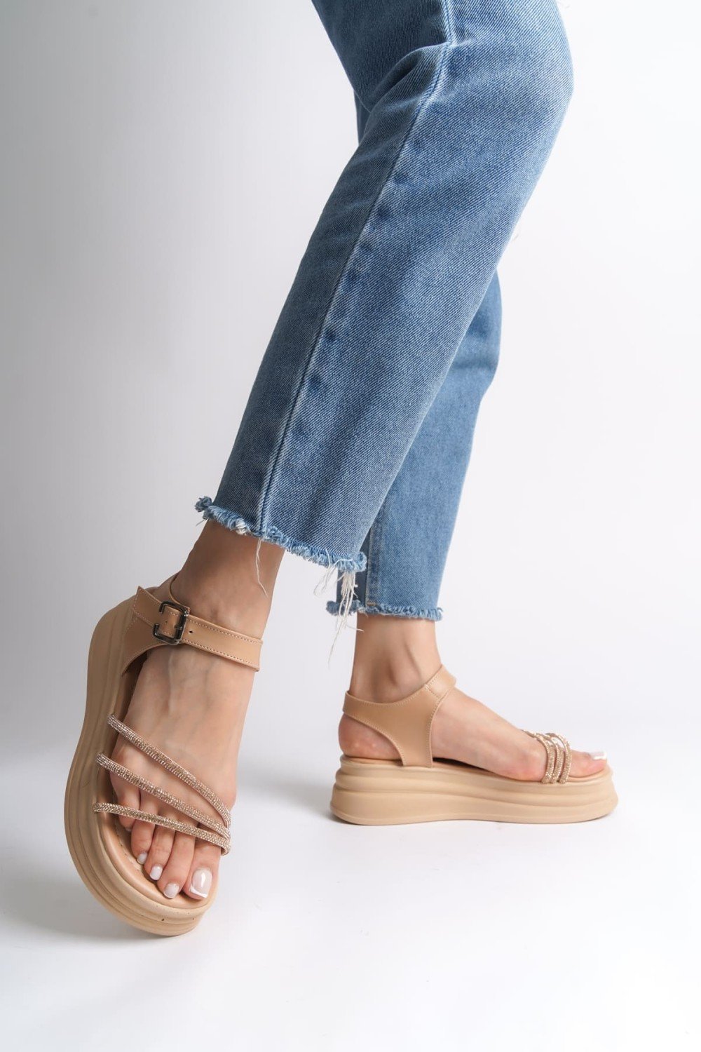 EVA Kalın Tokalı Taşlı Şeritli Ortopedik Taban Kadın Sandalet CTT - Ten EVA Kalın Tokalı Taşlı Şeritli Ortopedik Taban Kadın Sandalet CTT - Ten