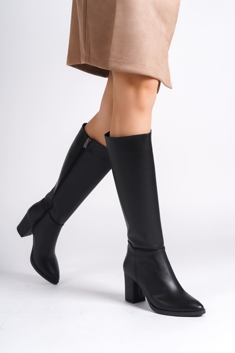 FIORELLA Bağcıksız Fermuarlı Ortopedik Taban Kadın Çizme CST - Siyah FIORELLA Bağcıksız Fermuarlı Ortopedik Taban Kadın Çizme CST - Siyah