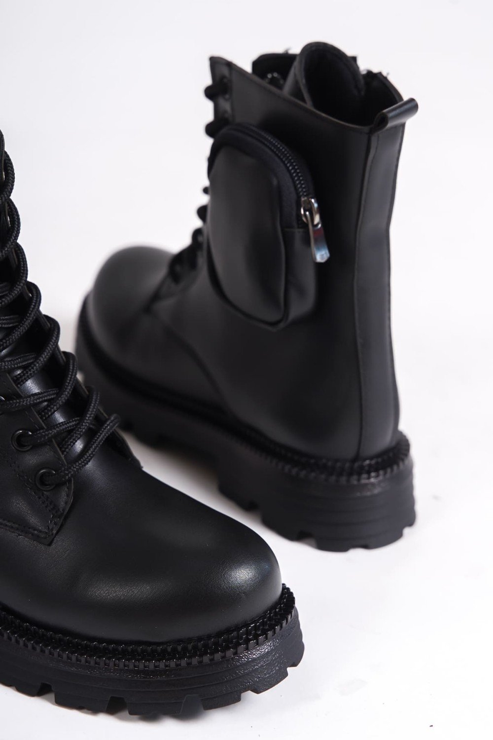 GINA Bağcıklı Fermuarlı Ortopedik Taban Çantalı Kadın Bot CST - Siyah GINA Bağcıklı Fermuarlı Ortopedik Taban Çantalı Kadın Bot CST - Siyah