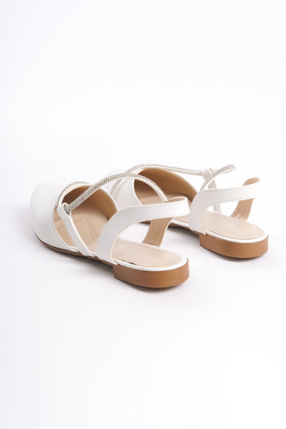 HANNAH Lastikli Ortopedik Rahat Taban Taş Detaylı Kadın Babet Ayakkabı CKT - Beyaz HANNAH Lastikli Ortopedik Rahat Taban Taş Detaylı Kadın Babet Ayakkabı CKT - Beyaz