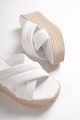 JOYMIX Dolgu Topuklu Ortopedik Taban Hasır Görünümlü Kadın Terlik CKT - Beyaz JOYMIX Dolgu Topuklu Ortopedik Taban Hasır Görünümlü Kadın Terlik CKT - Beyaz