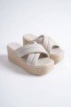 JOYMIX Dolgu Topuklu Ortopedik Taban Hasır Görünümlü Kadın Terlik CKT - Krem JOYMIX Dolgu Topuklu Ortopedik Taban Hasır Görünümlü Kadın Terlik CKT - Krem