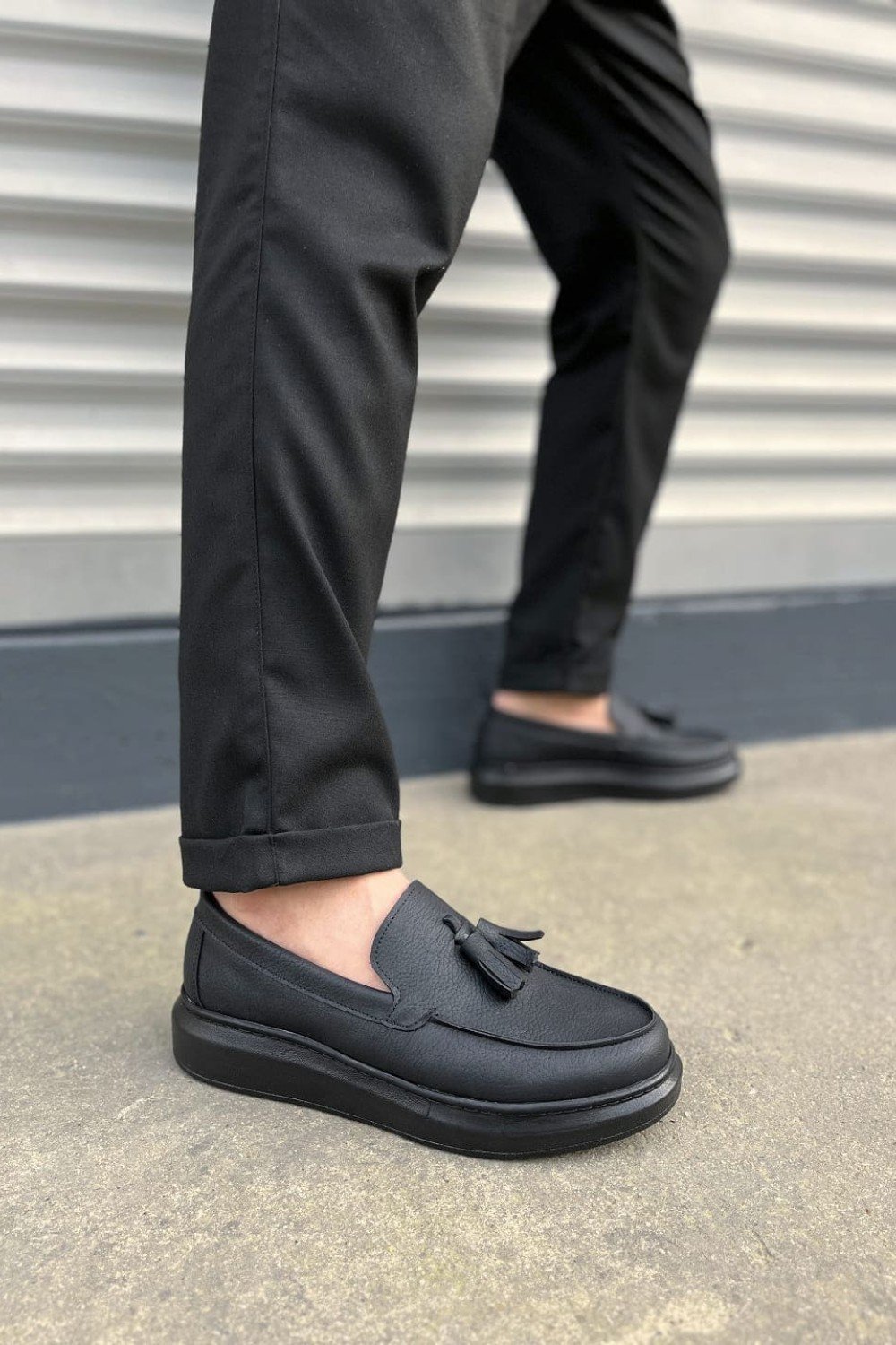 JY154 Blaze Bağcıksız Püsküllü Cilt Erkek Günlük Spor Klasik Ayakkabı CST - Siyah JY154 Blaze Bağcıksız Püsküllü Cilt Erkek Günlük Spor Klasik Ayakkabı CST - Siyah