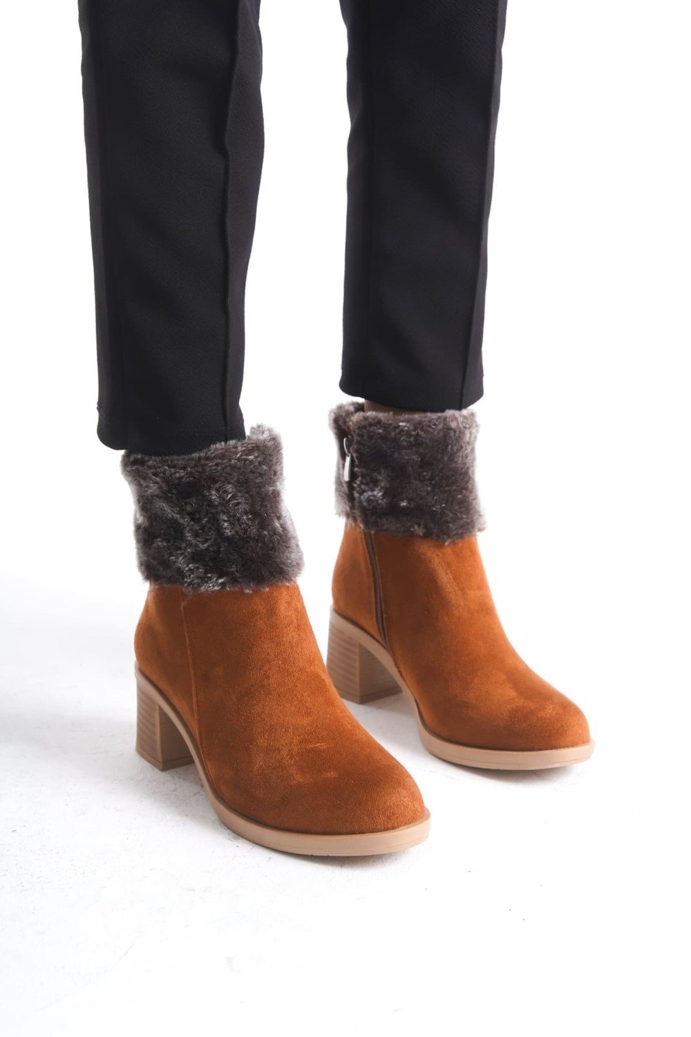 KATYA Fermuarlı Ortopedik Taban Topuklu Kürk Detaylı Süet Kadın Bot  STT - Taba