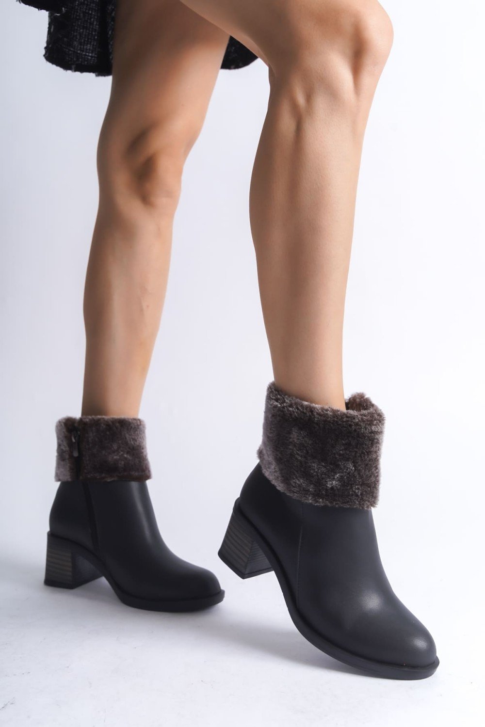 KATYA Fermuarlı Ortopedik Taban Topuklu Kürk DetaylıKadın Bot  CST - Siyah