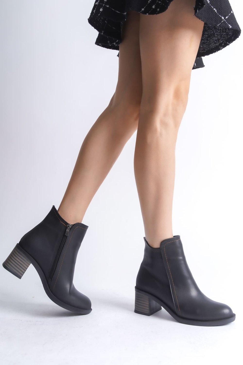 LARISSA Fermuarlı Ortopedik Taban Topuklu Kadın Bot CST - Siyah LARISSA Fermuarlı Ortopedik Taban Topuklu Kadın Bot CST - Siyah