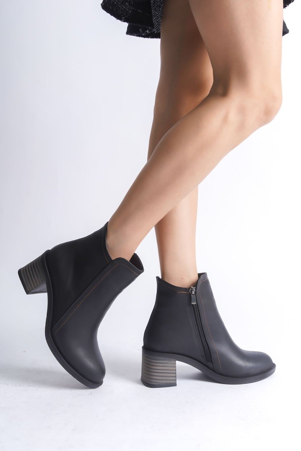 LARISSA Fermuarlı Ortopedik Taban Topuklu Kadın Bot CST - Siyah LARISSA Fermuarlı Ortopedik Taban Topuklu Kadın Bot CST - Siyah