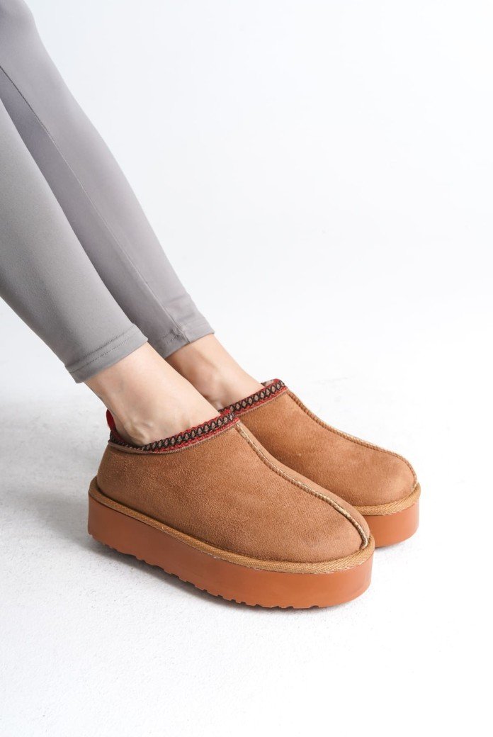 LEILA Bağcıksız Düz ve Kalın Taban İçi Kürklü Kısa Süet Kadın Bot STT - Taba