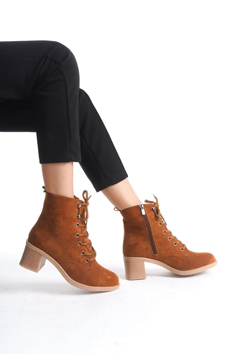 LENA Bağcıklı Fermuarlı Ortopedik Taban Topuklu Süet Kadın Bot STT - Taba LENA Bağcıklı Fermuarlı Ortopedik Taban Topuklu Süet Kadın Bot STT - Taba